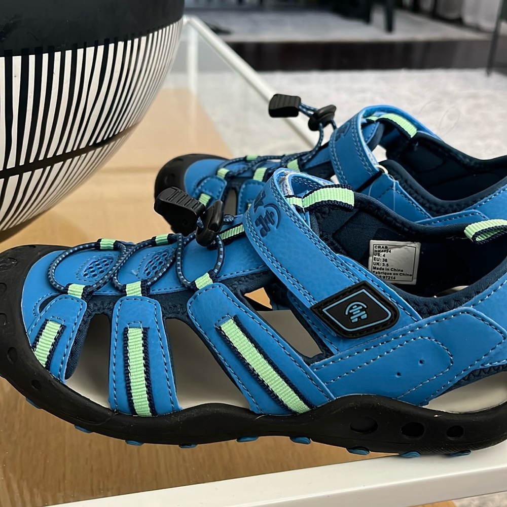 Blue and green kids sandals - size 4. New without tags